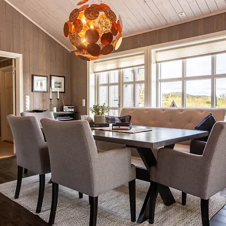 Valdreshytte Med Peis Klassisk Og Lun Stil Tatil Evi *