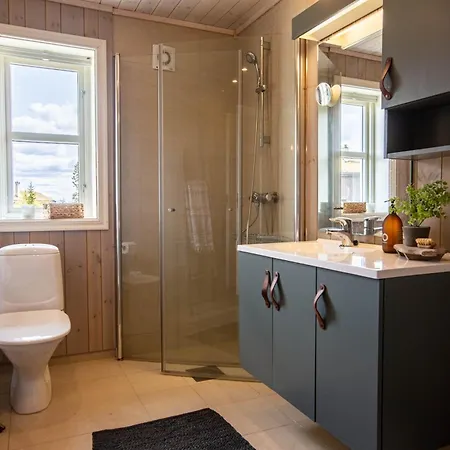 Valdreshytte Med Peis Klassisk Og Lun Stil